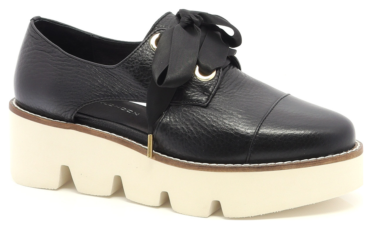 SOULIER LACÉ SUR SEMELLE ÉPAISSE-91336